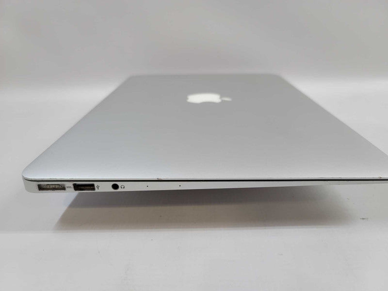 MacBook Air 2015 13\\" i5-5250, 4GB DDR3, 250GB SSD **rREAD**