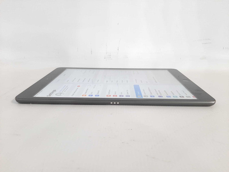 Apple iPad 8th GEN(A2270). 128GB Wi-Fi - Grey $