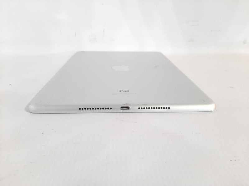 Apple iPad 7th GEN(A2197). 32GB Wi-Fi - Silver READ $