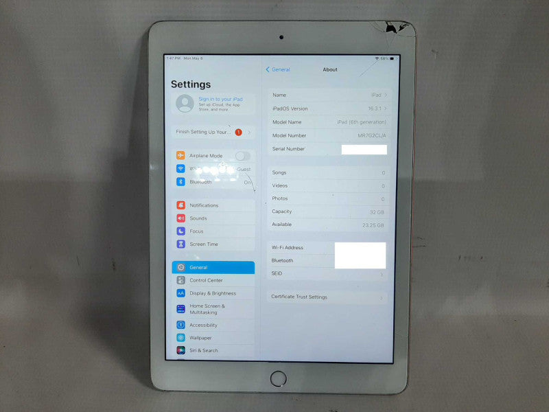 Apple iPad 6th GEN(A1893). Wi-Fi - Grey READ $