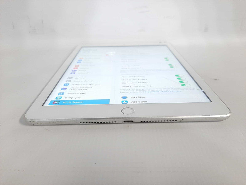 Apple iPad 6th GEN(A1893). Wi-Fi - Grey READ $