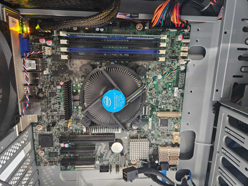 BareBares Xeon Workstation 1x Xeon E3-1230 V6 @ 3.50GHz 16GB RAM DDR4