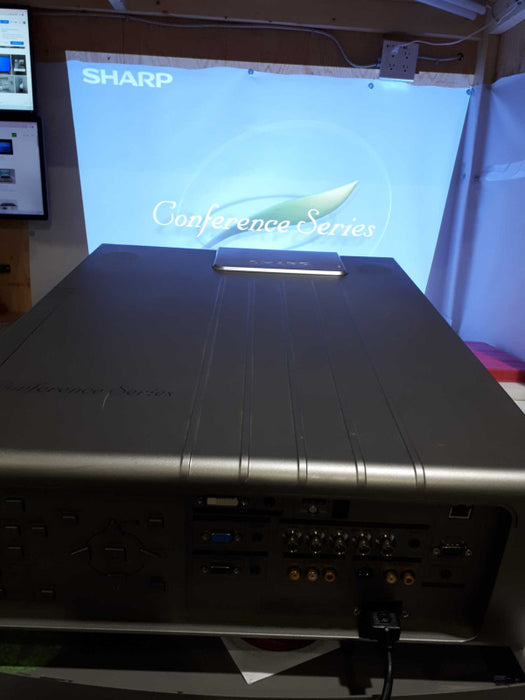 Sharp XG-P610X DLP XGA Projector !