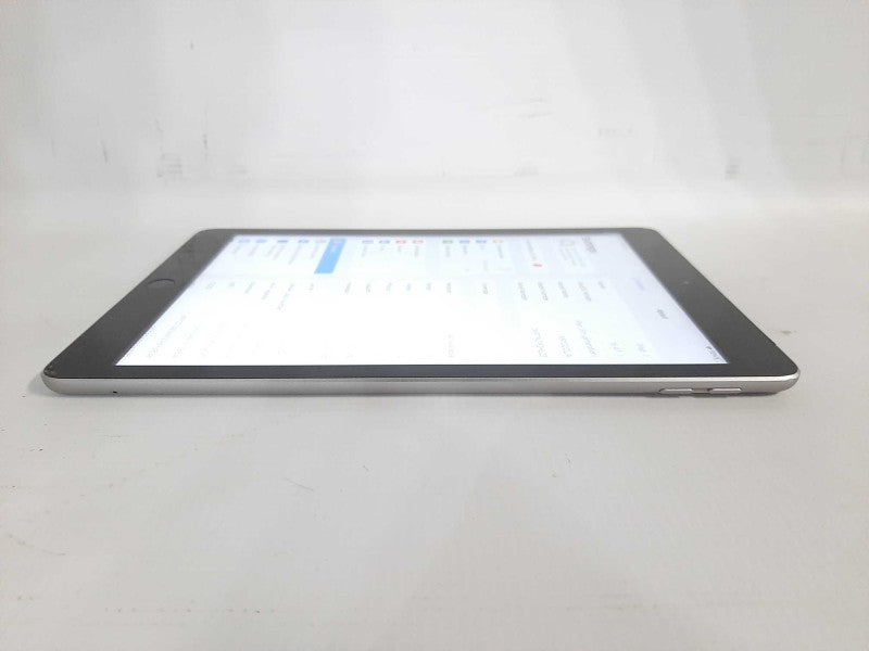 Apple iPad 5th GEN(A1822). 32GB Wi-Fi + Cellular Unlocked - Silver $