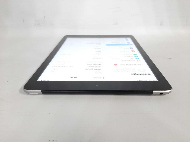 Apple iPad 5th GEN(A1822). 32GB Wi-Fi + Cellular Unlocked - Silver $