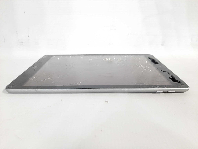 Apple iPad 5th GEN(A1822). 32GB Wi-Fi + Cellular Unlocked - Silver $