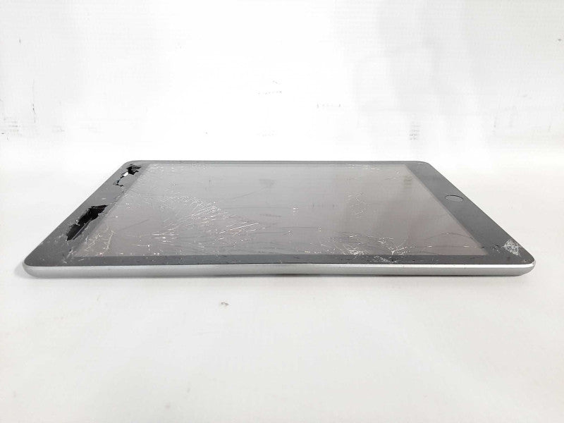 Apple iPad 5th GEN(A1822). 32GB Wi-Fi + Cellular Unlocked - Silver $