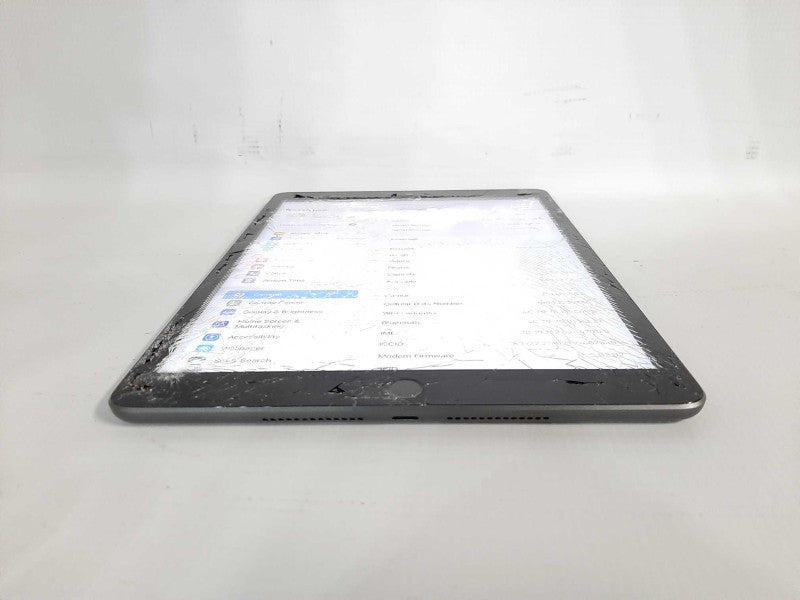 Apple iPad 9th GEN(A2603). 256GB Wi-Fi + Cellular Unlocked - Grey READ $