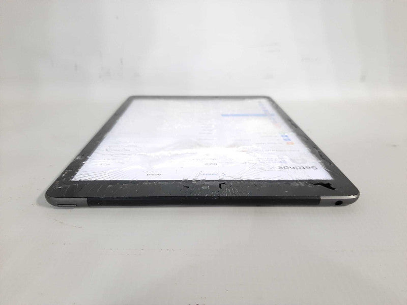 Apple iPad 9th GEN(A2603). 256GB Wi-Fi + Cellular Unlocked - Grey READ $