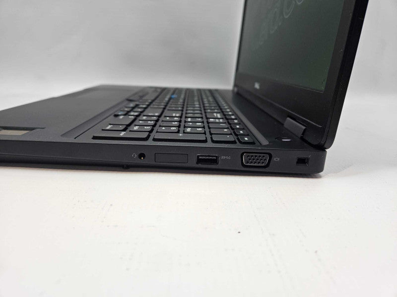 Dell Latitude 5580 i7-7820HQ 16GB 250GB SSD 940MX GPU 15.6\\" 1080P
