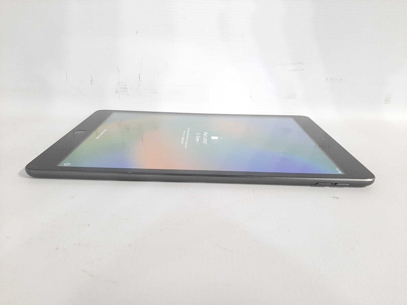 Apple iPad 8th GEN(A2270). Wi-Fi  READ $
