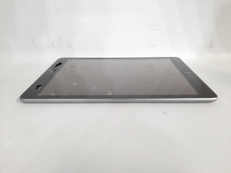 Apple iPad 6th GEN(A1893). 32GB Wi-Fi READ $