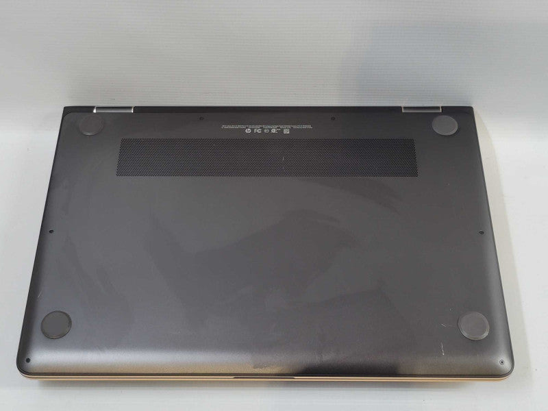 HP Spectre 17\\" i7-7500U, 16GB DDR4, 2GB GeForce 940MX, 500GB SSD