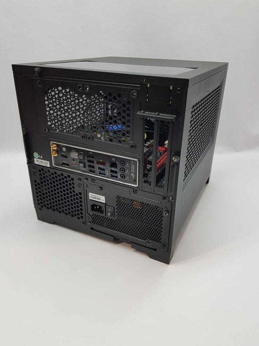 Custom PC - Asus ROG Motherboard, Intel i5-4690 @ 3.50 GHZ 8GB DDR3 *READ*