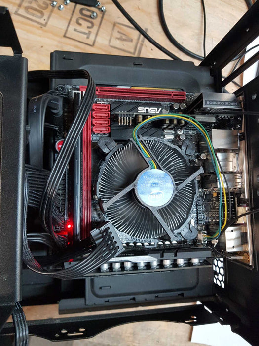 Custom PC - Asus ROG Motherboard, Intel i5-4690 @ 3.50 GHZ 8GB DDR3 *READ*