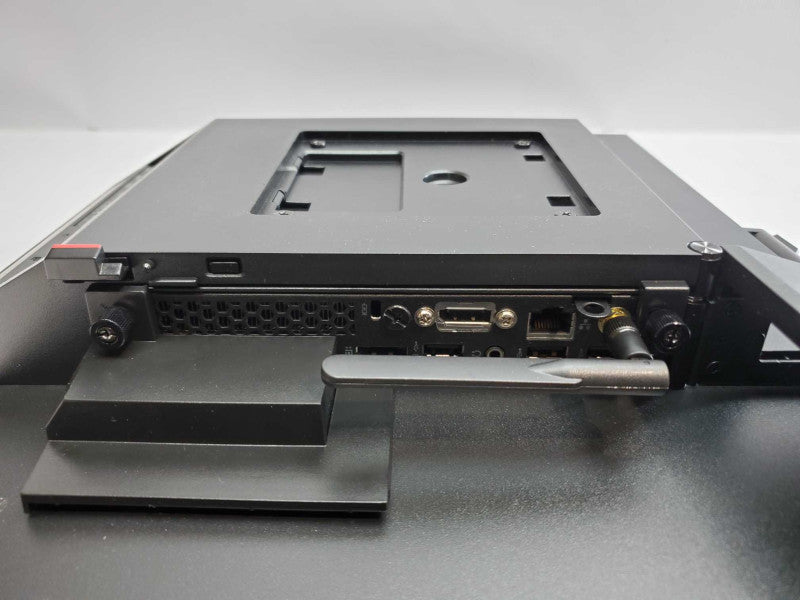 Lenovo Thinkcentre M715q Ryzen 3 Pro 2200GE 8GB DDR4 120GB SSD + Display 27\\" (