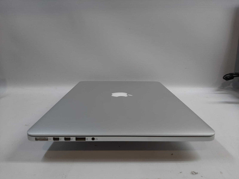 MacBook Pro 15 Retina Mid 2015 with Intel i7 CPU 2.2GHz 16GB RAM & 256GB