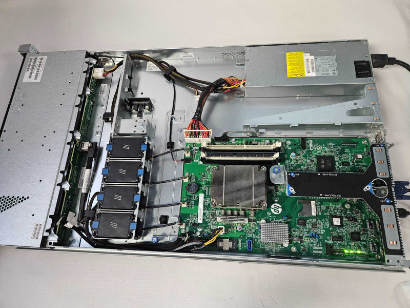 HP ProLiant DL320e 1x Xeon E3-1240 V2 @ 3.40GHz 8GB RAM B120i RAID )