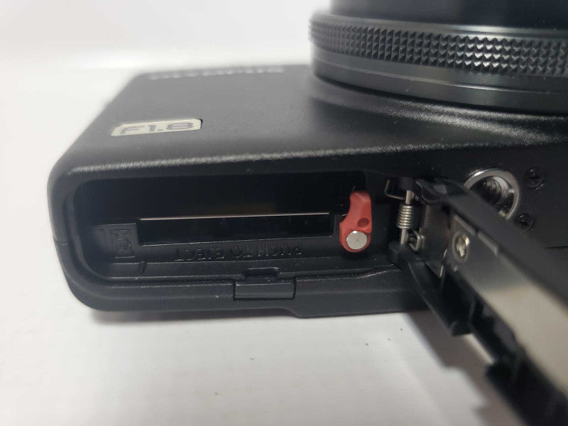 Olympus XZ-1 10.0MP Digital Camera (AS-IS) |
