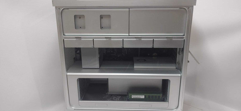 Mac Pro A1289 Er. 2009 Xeon W3530 6GB DDR3 Geforce GT 120 640GB HDD READ