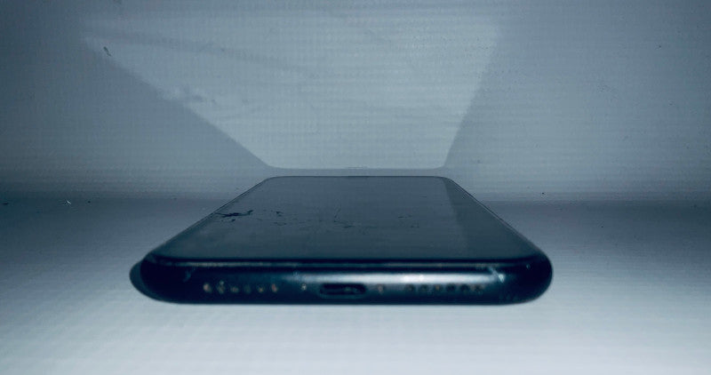 Apple iPhone Xr 64GB UNLOCKED -