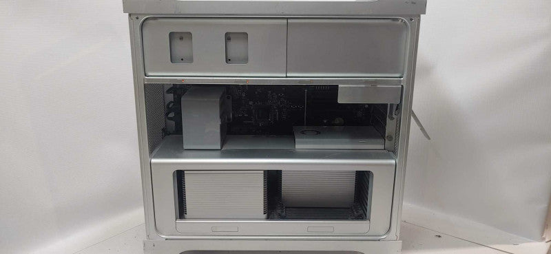 Mac Pro A1289 Er. 2009 2x Xeon E5520 8GB DDR3 Geforce GT 120 NO HDD READ @