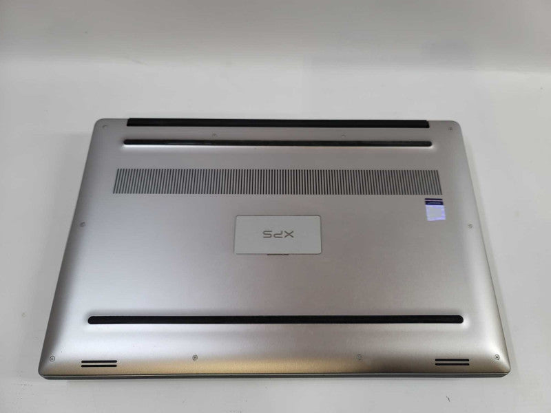 Dell XPS 9560 15\\" i5-7300HQ, 4GB GeForce GTX 1050, 8GB DDR4