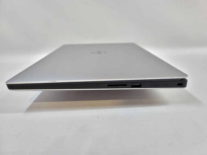 Dell XPS 9560 15\\" i5-7300HQ, 4GB GeForce GTX 1050, 8GB DDR4
