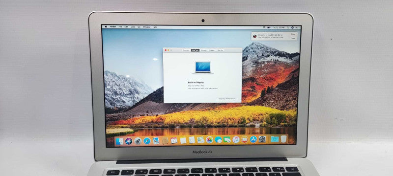 Apple Macbook Air 13\\" Mid 2015 I5 @ 1.6 GHZ 8Gb RAM 256Gb SSD