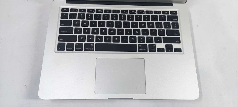 Apple Macbook Air 13\\" Mid 2015 I5 @ 1.6 GHZ 8Gb RAM 256Gb SSD