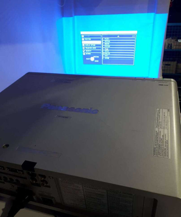 Panasonic PT-FW300NTU 3LCD Projector Multimedia 3500 !