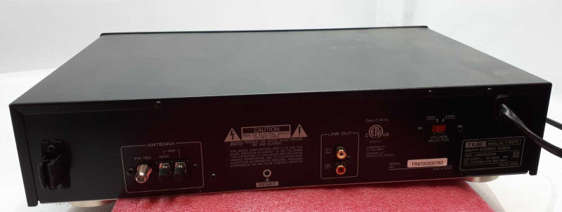 TEAC T-R670 AM/FM STEREO TUNER &
