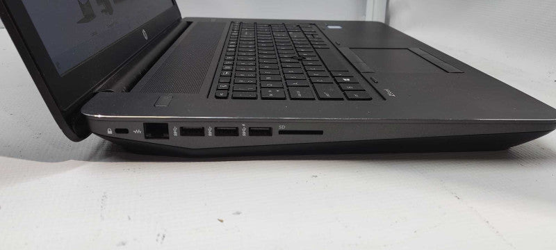 HP ZBook i7-7820HQ 16GB RAM 512GB SSD NVIDIA Quadro M2200 4GB