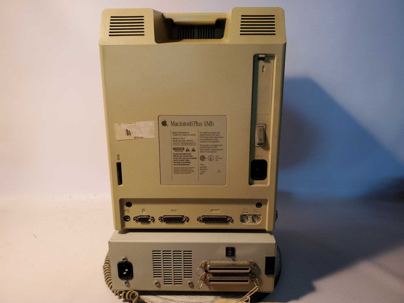 Macintosh Plus 1MB + Mouse + Keyboard + Bag (