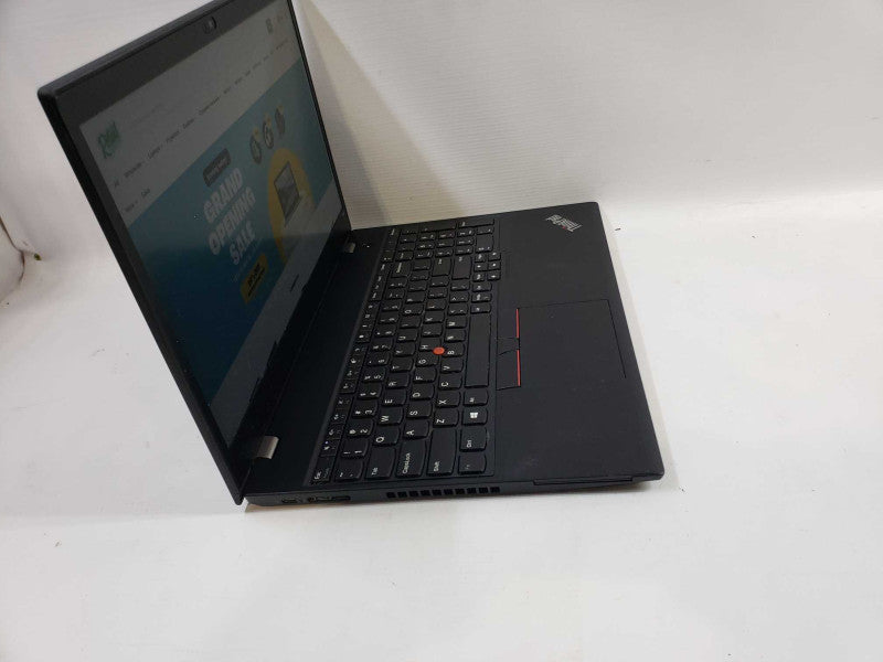 Lenovo ThinkPad T580 intel i7-8650U @ 1.90GHz / 8GB Ram / 256GB M.2