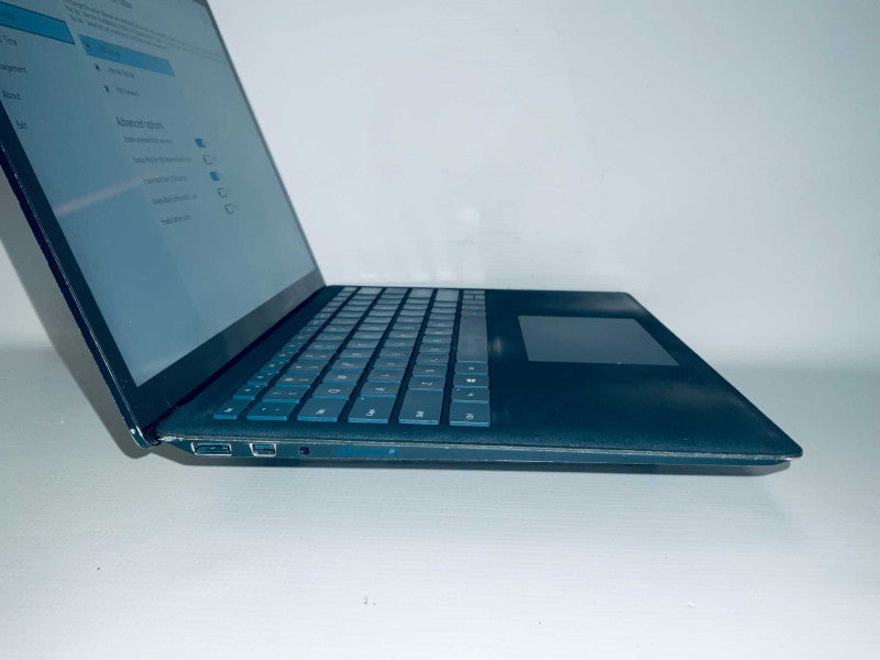 Surface 1769 Laptop i7-7660U @2.5GHz 8GB RAM 256GB Storage* READ  -