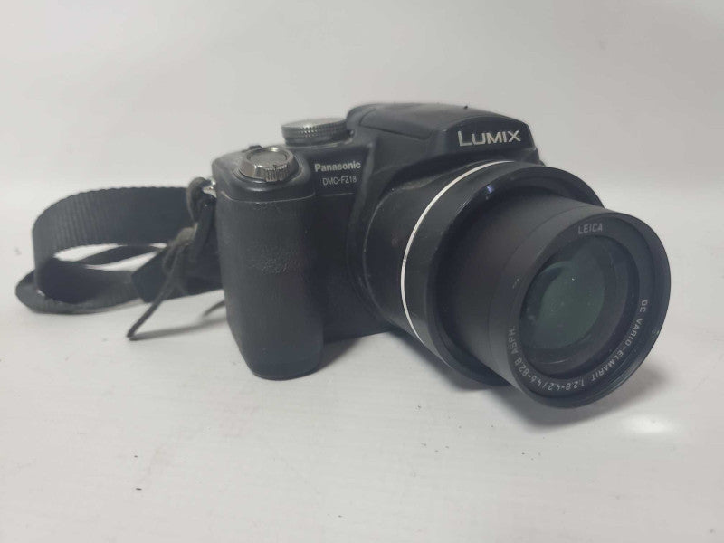 Pansonic Lumix DMC-FZ18 8.1MP Digital Camera |