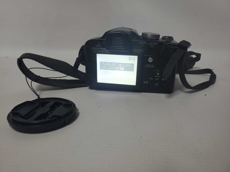 Pansonic Lumix DMC-FZ18 8.1MP Digital Camera |