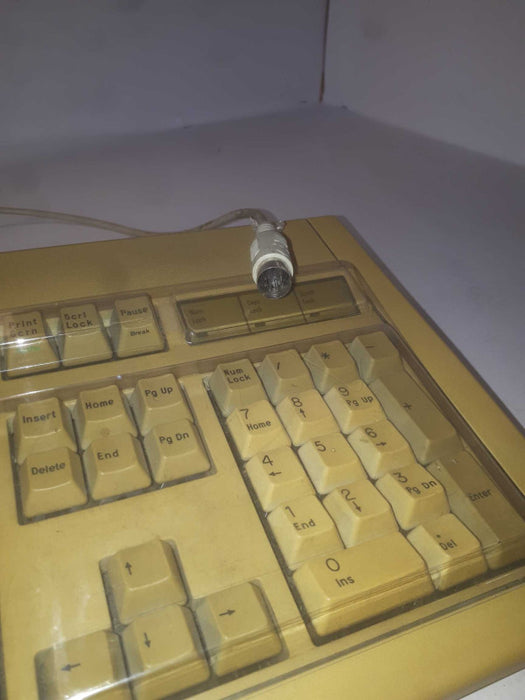 VINTAGE 5 PIN UN NAMED  MADE IN TAIWAN CLICKY KEYBOARD  MODEL-1HB101