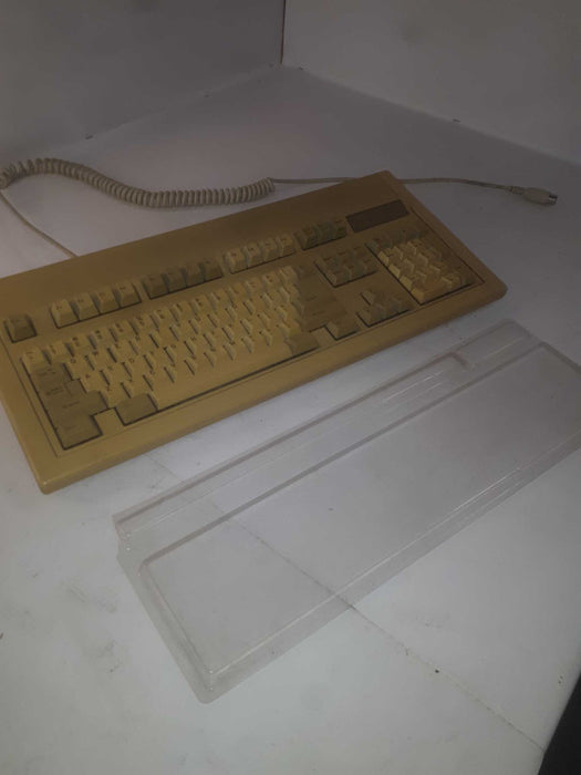 VINTAGE 5 PIN UN NAMED  MADE IN TAIWAN CLICKY KEYBOARD  MODEL-1HB101