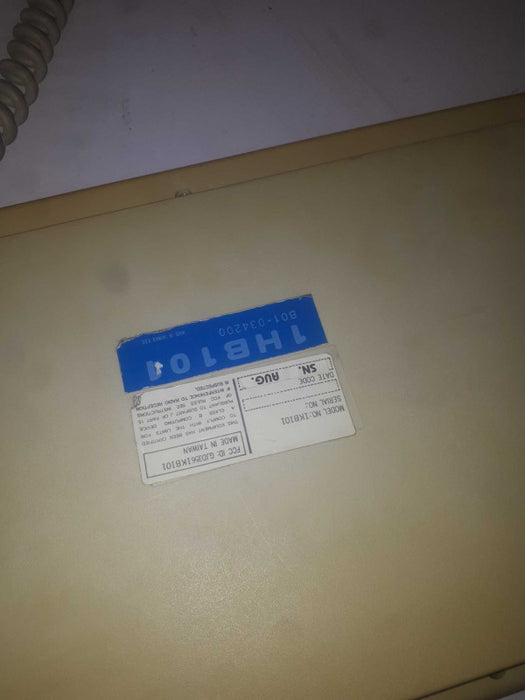 VINTAGE 5 PIN UN NAMED  MADE IN TAIWAN CLICKY KEYBOARD  MODEL-1HB101