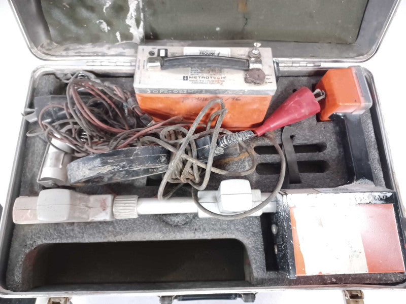 Metrotech 810 Line Tracer Utility Wire Cable Pipe Locator With Case, Read _