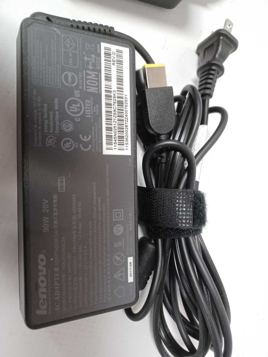 Lenovo ThinkPad OneLink+ Plus Dock 40A4 DU9047S1 with AC Adapter _