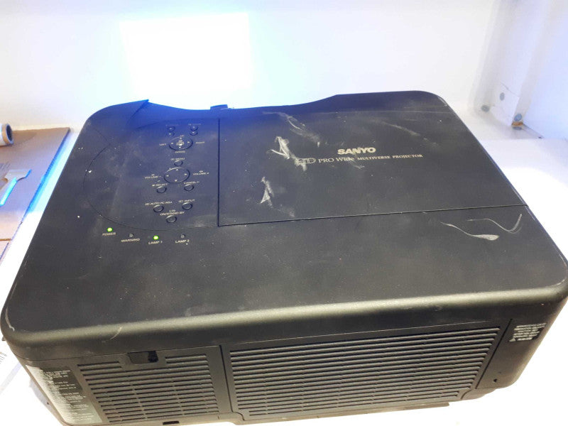 Sanyo PDG-DWT50L DLP Projector &