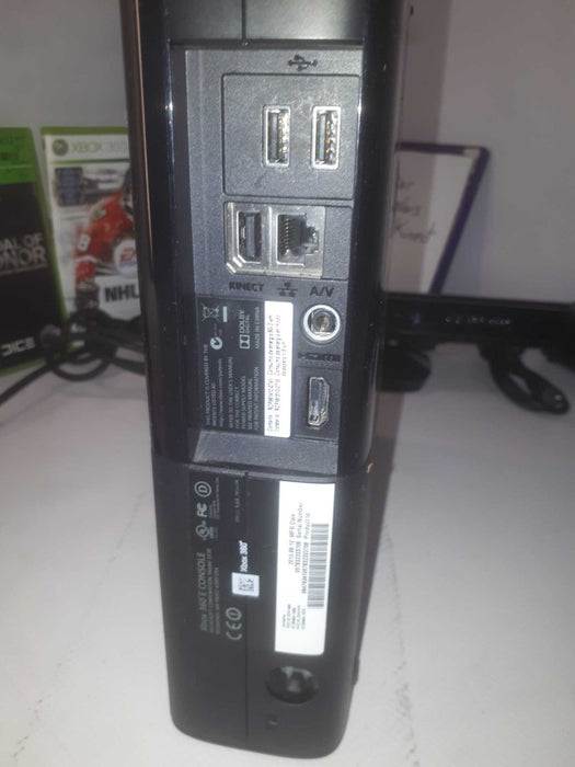 xbox 360 e console 4gb with 2 controllers & 5 games, kinect and all cables