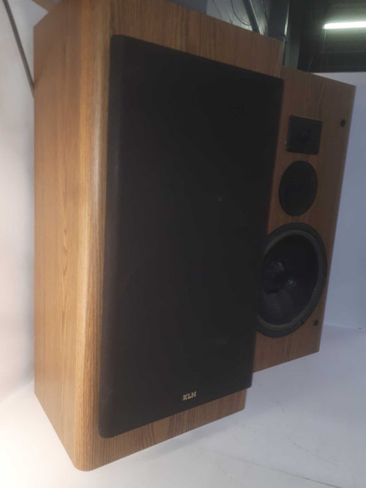 KLH Model AV4001- QTY 2 Speakers