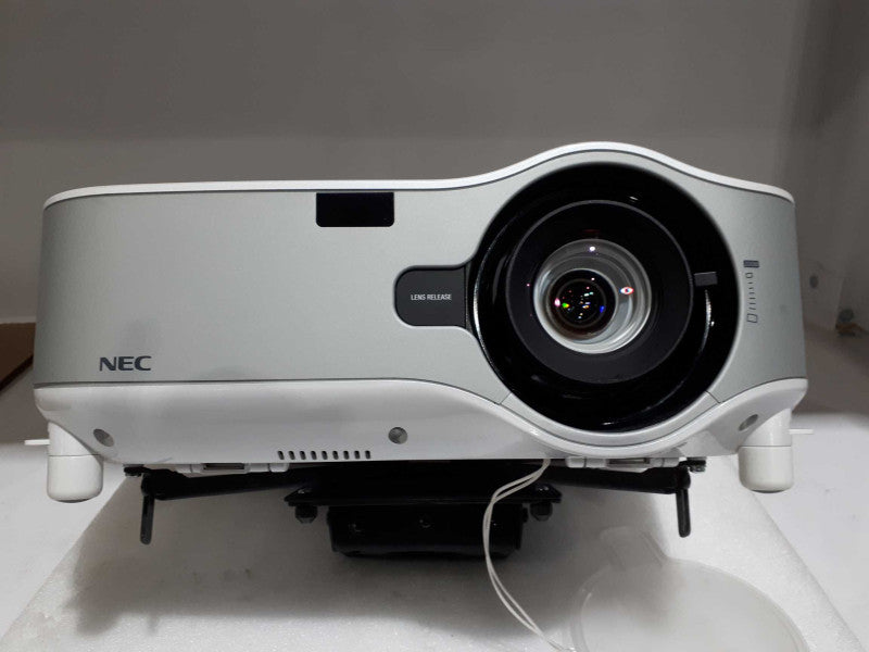 NP2150 LCD Projector XGA with mounting hardware &