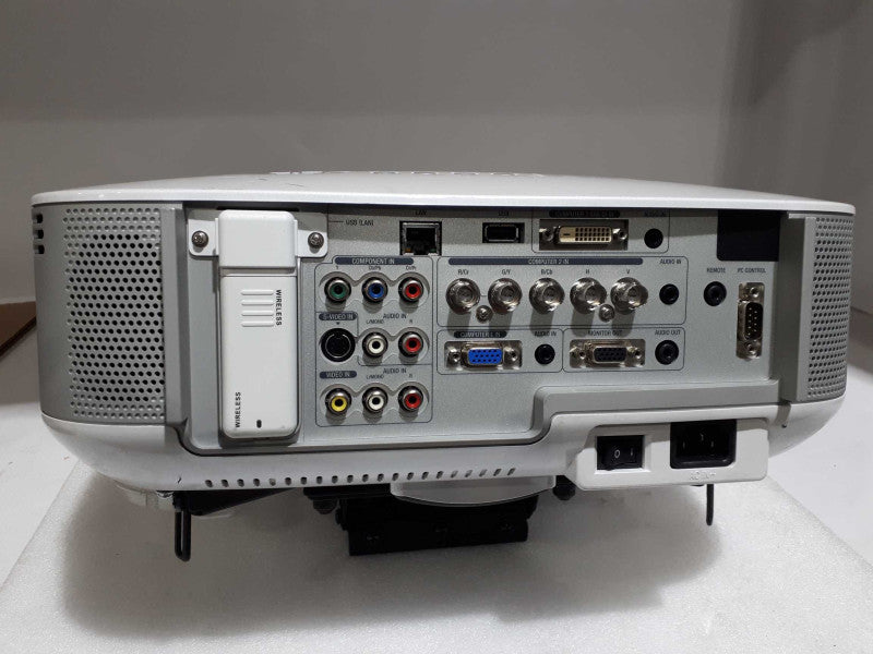 NP2150 LCD Projector XGA with mounting hardware &