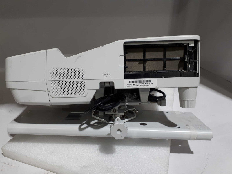 NEC NP-UM361X 3LCD Projector Ultra  3600 Lumens with mounting hardware &