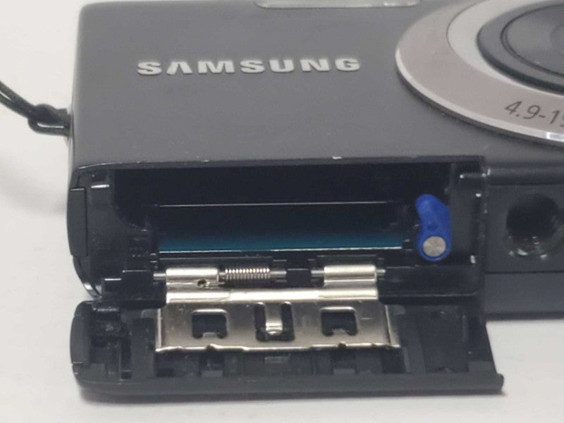 Samsung ST61 12.2MP Digital Camera |